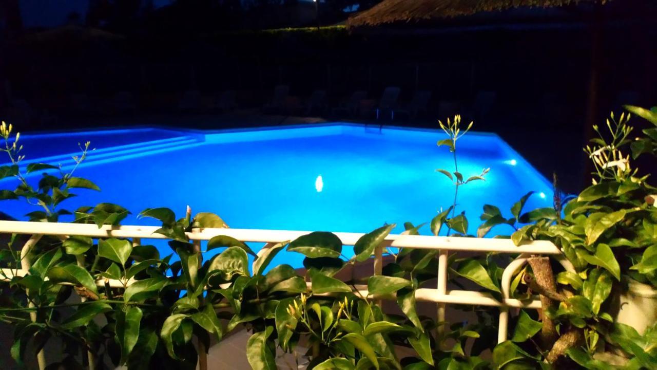 Brit Hotel Confort Helios Агд Екстер'єр фото