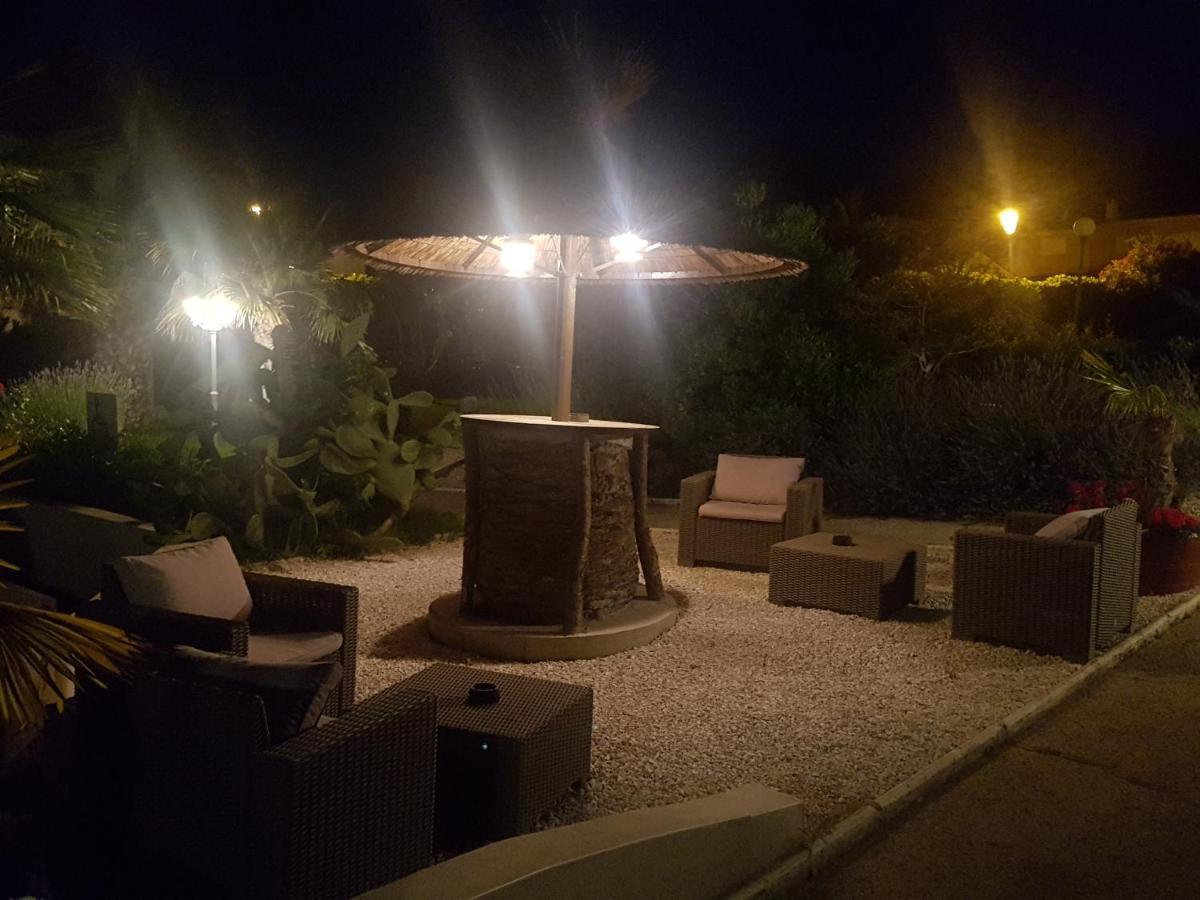 Brit Hotel Confort Helios Агд Екстер'єр фото