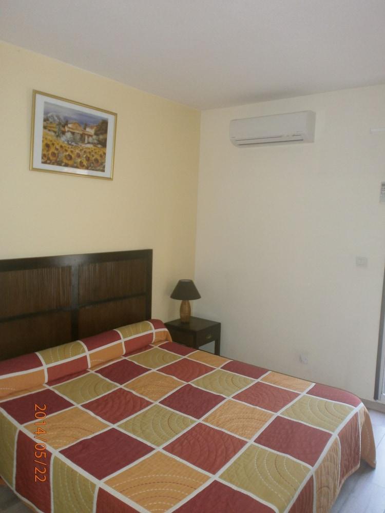 Brit Hotel Confort Helios Агд Екстер'єр фото